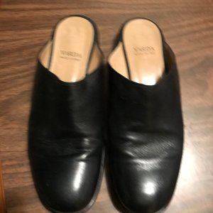 Varda Black Leather Mules